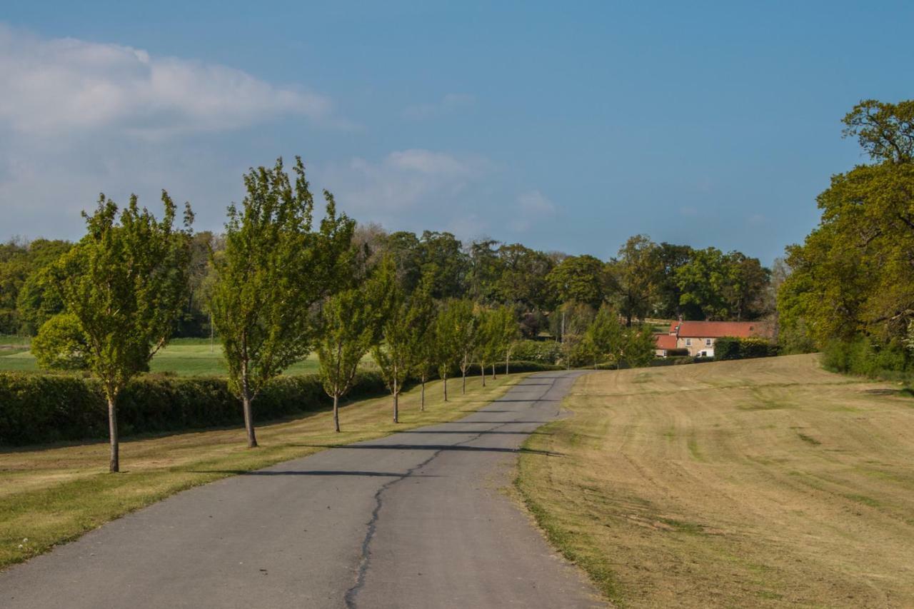 High Oaks Grange - Cottages Pickering Dış mekan fotoğraf